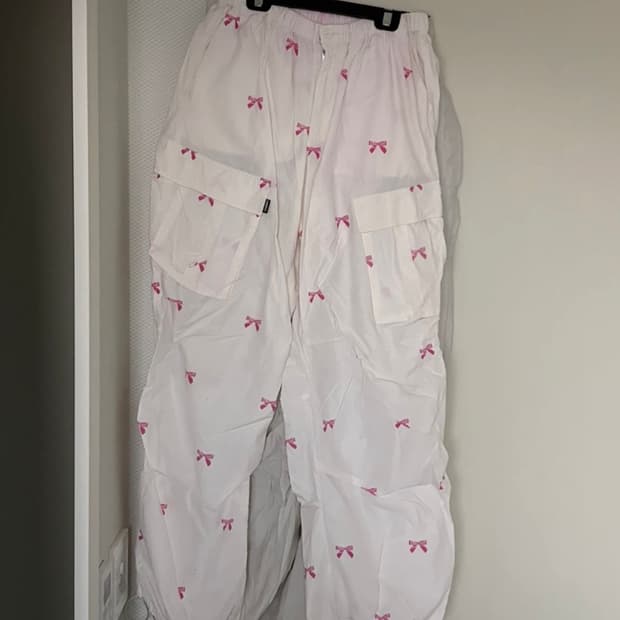 유희 리본 패턴 카고 바지