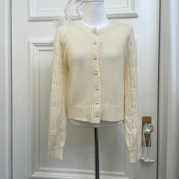 FEROUX butter pearl button sleeve croche