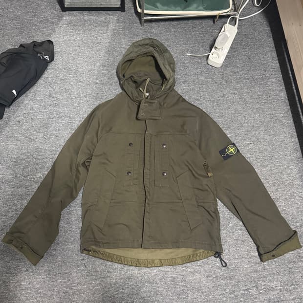 스톤아일랜드 야상 자켓 카키