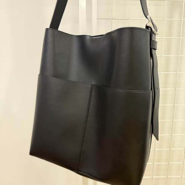 자라 크로스백 숄더백 호보백 판매합니다.