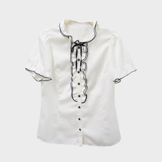 K.GARCON 프릴 반팔 블라우스 67462