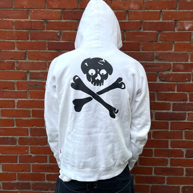 더블탭스 스컬 후드티