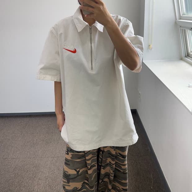 Nike 나이키 오렌지 스우시 화이트 반집업 반팔