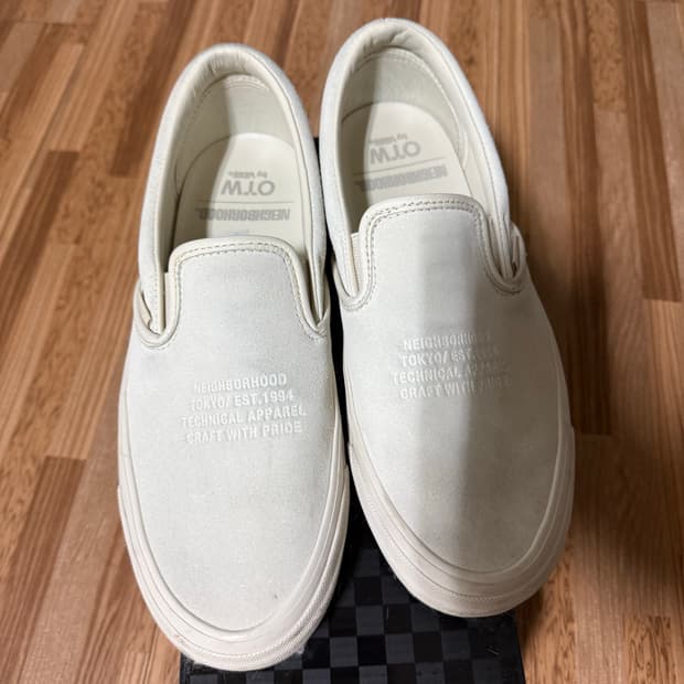 반스 네이버후드 콜라보 슬립온 275