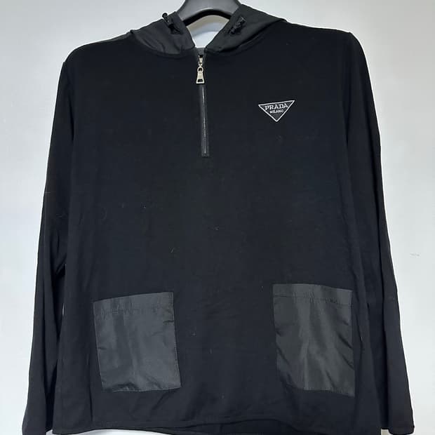 프라다 블랙 후드티