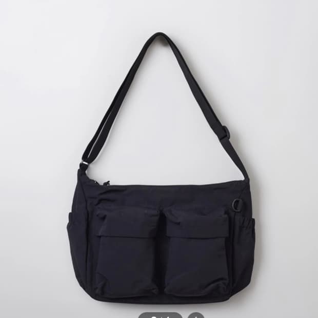 스파오 경량 멀티포켓 크로스백