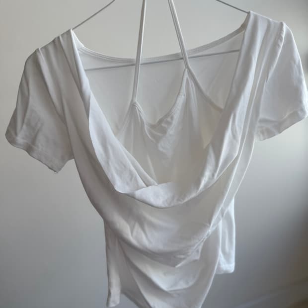 화이트 홀터넥 드레이프 티셔츠 (29cm) 자라