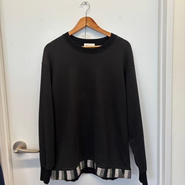 Kuon sakiori sweat