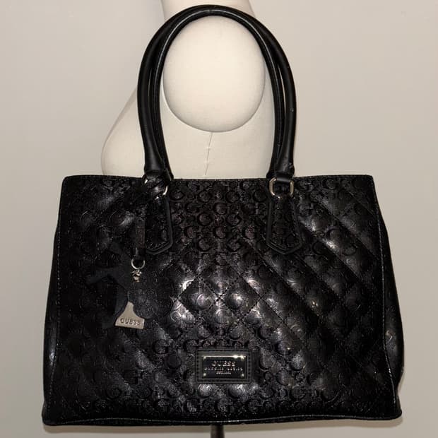 🚨연말세일🚨Guess vintage shoulder bag