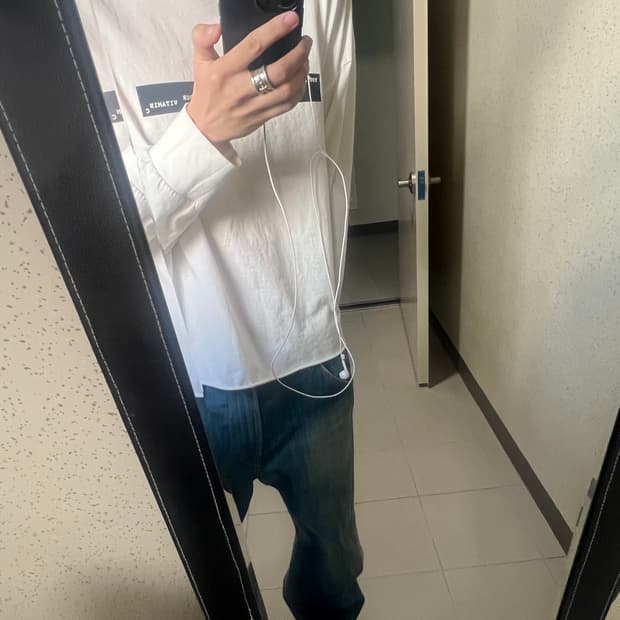 로스트 타운 서플라이 롱슬리브