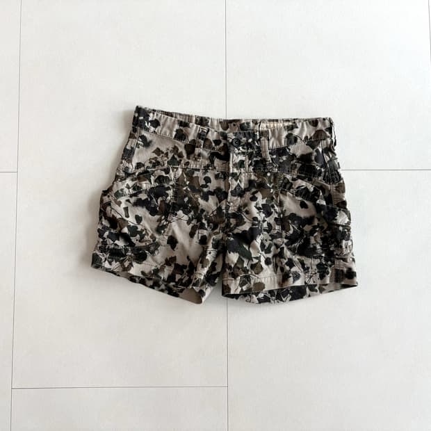 floral print mini shorts