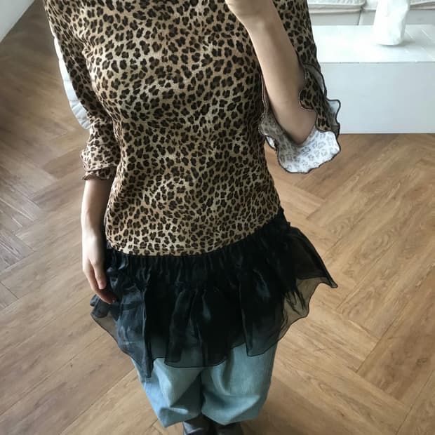 vintage leopard pattern top