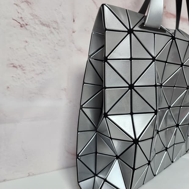 바오바오 프리즘 라지 와이드 토트백