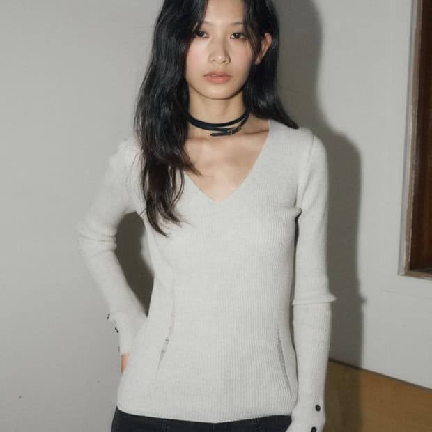 헬레네 파리스 데미지드 브이넥 리브드 니트 오트밀