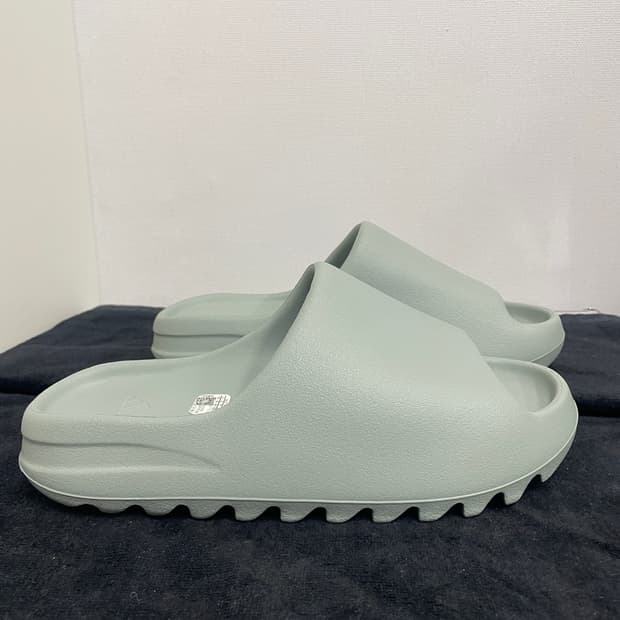 아디다스 이지슬라이드 솔트 275