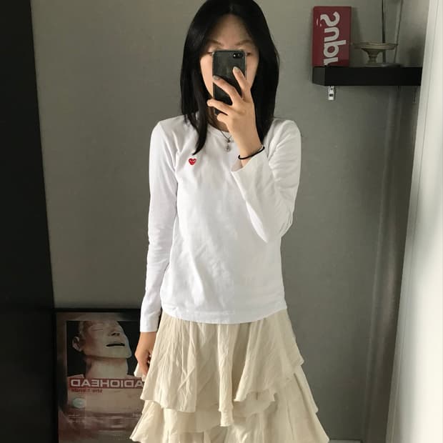 꼼데가르송 레드 와펜 화이트 긴팔 슬리브티