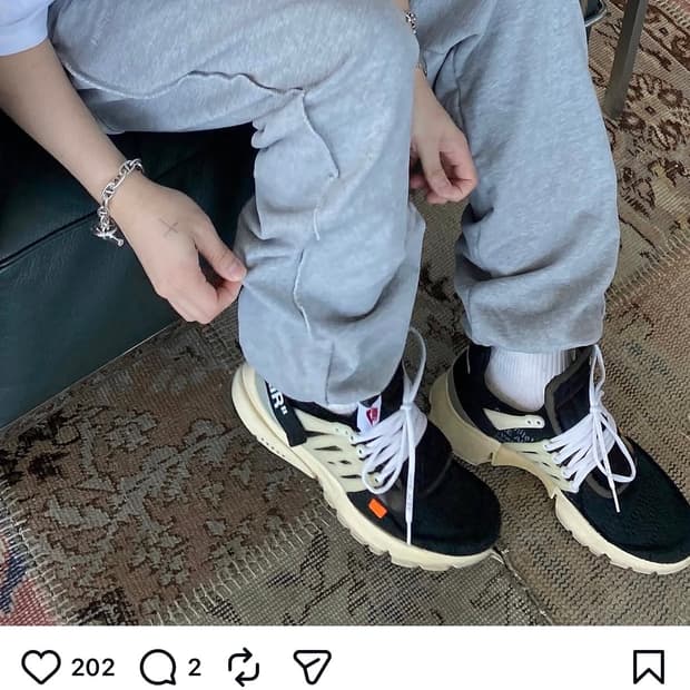 언타이틀드 아이딜 컷아웃 조거 팬츠