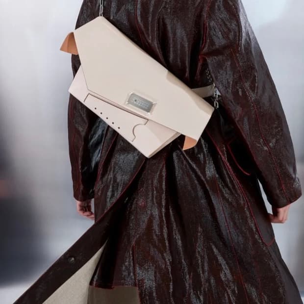 (L) 마르지엘라 스내치드백 화이트