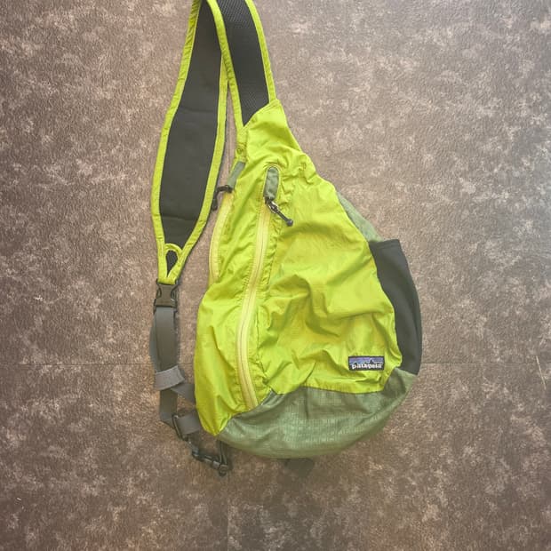 파타고니아 슬링백 - 라임색