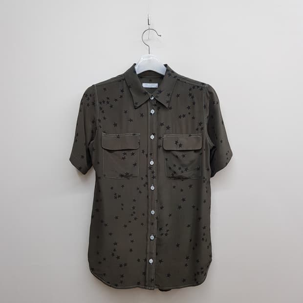 이큅먼트(EQUIPMENT) 스타 패턴 실크 반팔 셔츠 XS사이즈