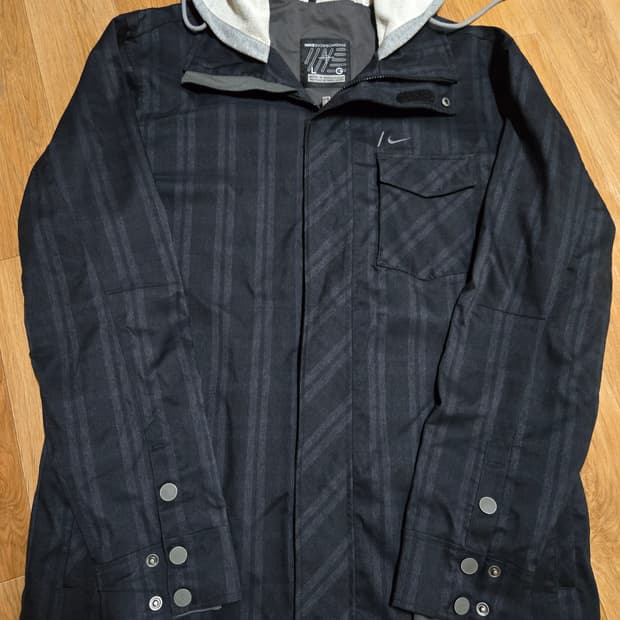 나이키 스노우보딩 자켓(L사이즈)