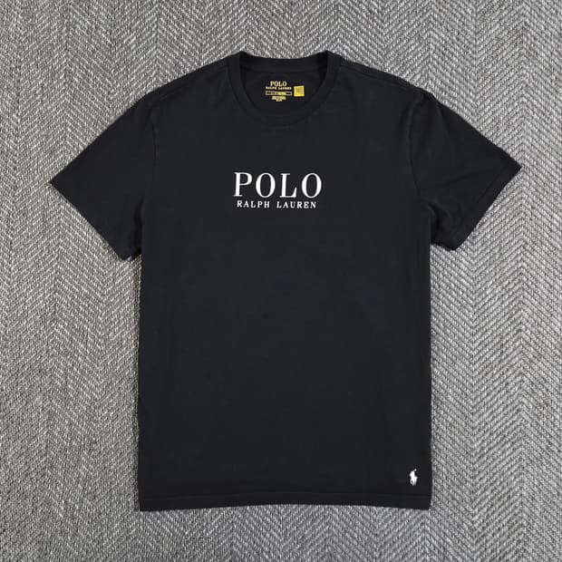 폴로 랄프로렌 블랙 로고 반팔 티셔츠
