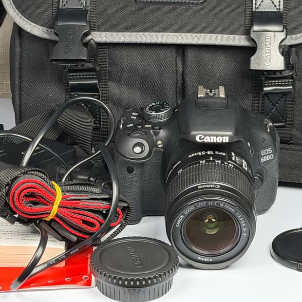 캐논 EOS 600D DSLR 카메라