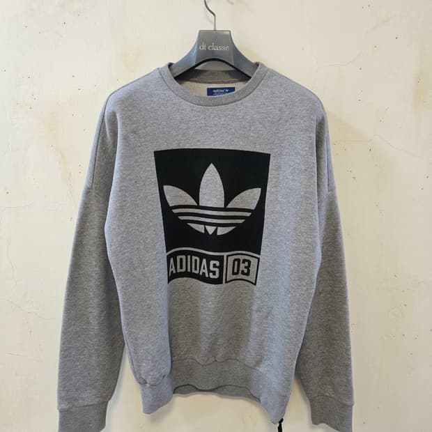 아디다스 그레이 맨투맨 085