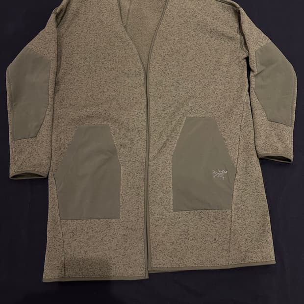 아크테릭스 엑스트라버트 가디건 여성 S (올리브/희귀모델)