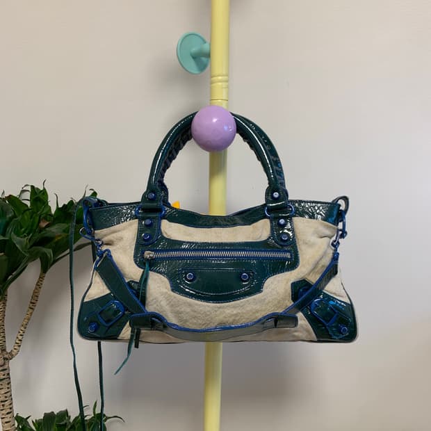 발렌시아가 클래식 모터백 퍼스트 리미티드