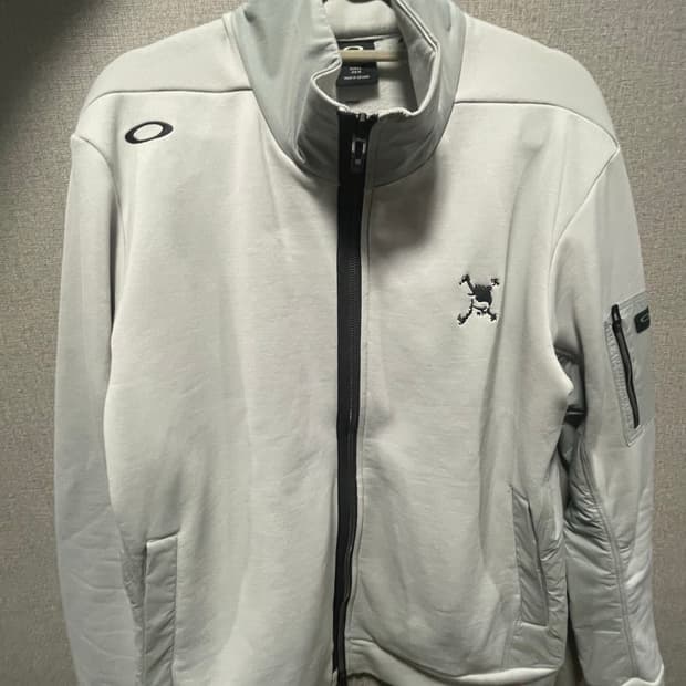 오클리 스컬 트랙탑