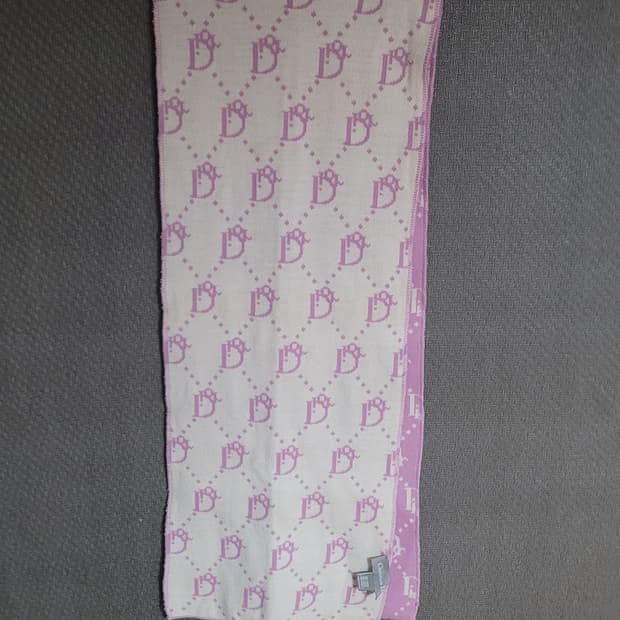 디올 오블리크 머플러