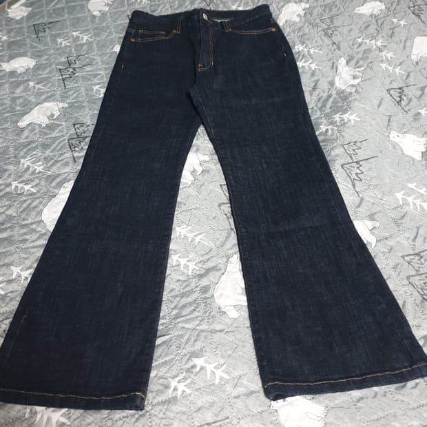 에잇세컨즈 세미부츠컷 생지 데님팬츠 (L)