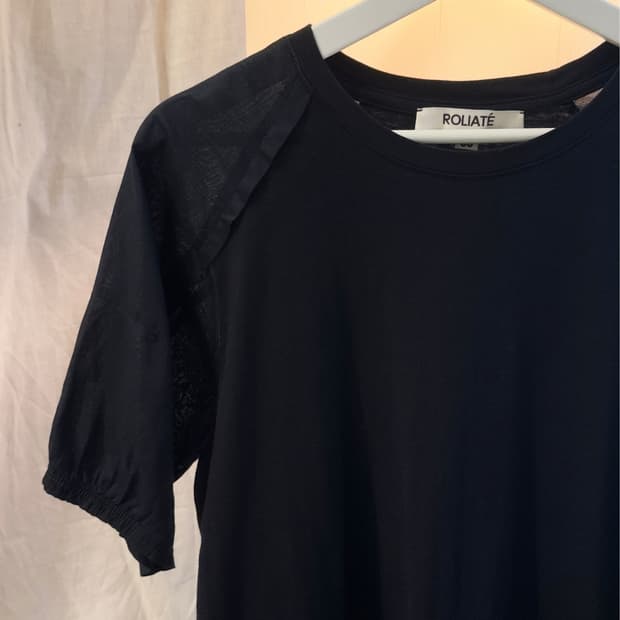 Roliate Mixed Fabric Raglan Top