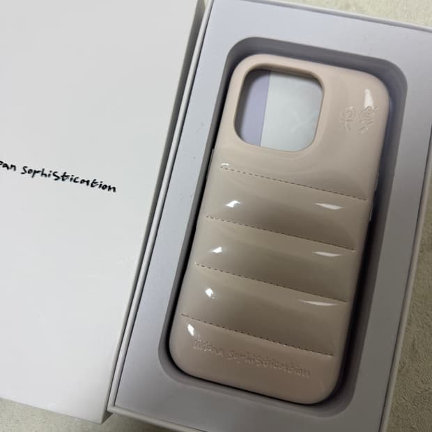 어반소피스티케이션 아이폰 16프로 오트밀 케이스