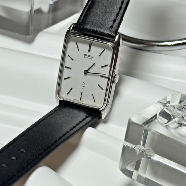 80's90's 세이코 빈티지 쿼츠 탱크 미니멀 워치