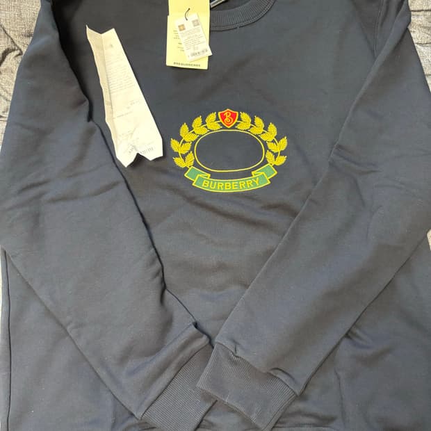 2xl 버버리 자수 네이비 맨투맨 새상품