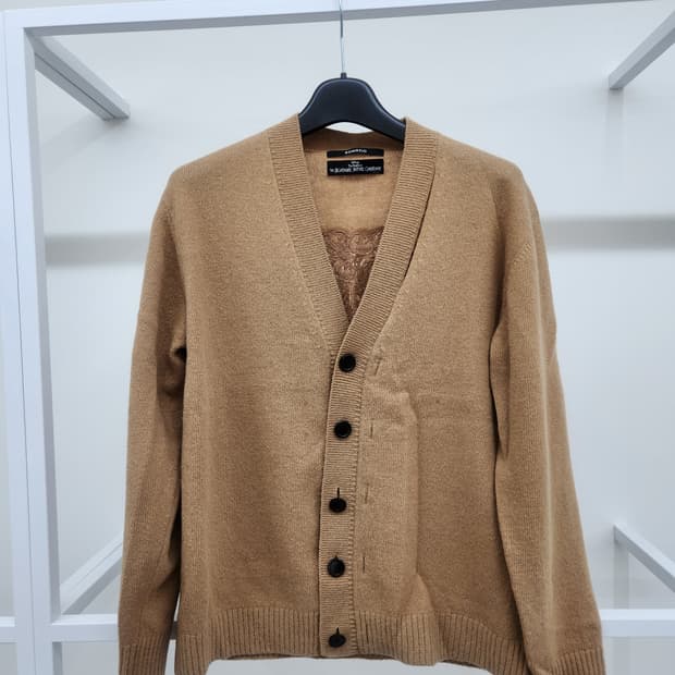 송지옴 팀버튼 자수 가디건