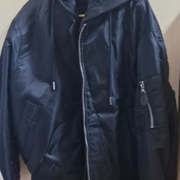 스파오 후드탈착 MA1 항공점퍼 블랙 S