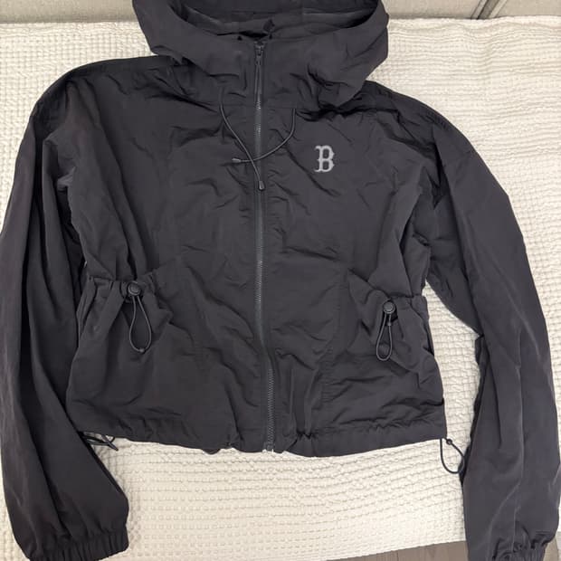 MLB 크롭 바람막이