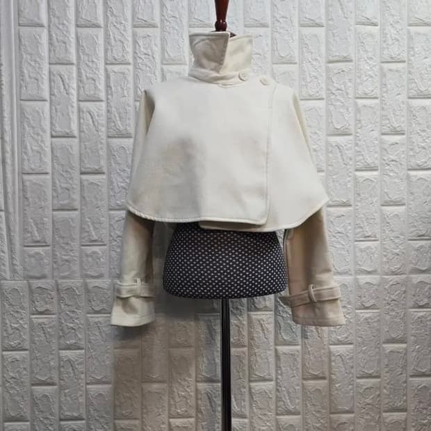 빈티지 아이보리 케이프 코트 라떼갸루