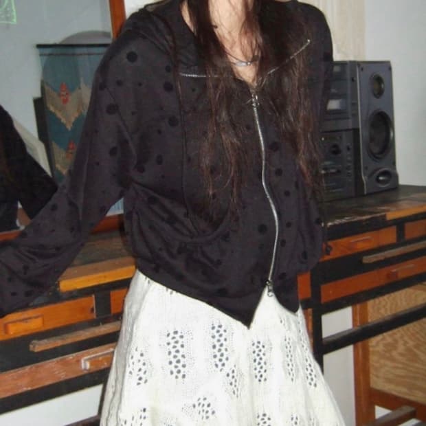 모래하우스 도트후드집업 블랙