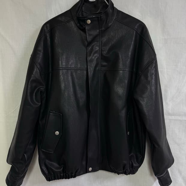 블랙업 페이크 레더 자켓