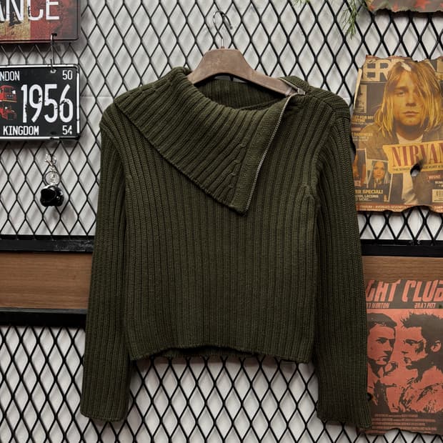 00s 막스앤코 터틀넥 니트 집업 비대칭 집업 포인트 카키