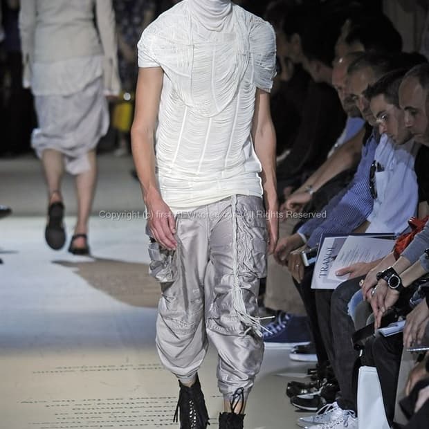 율리우스 Julius 10 S/S Gas Mask Cargo Pants