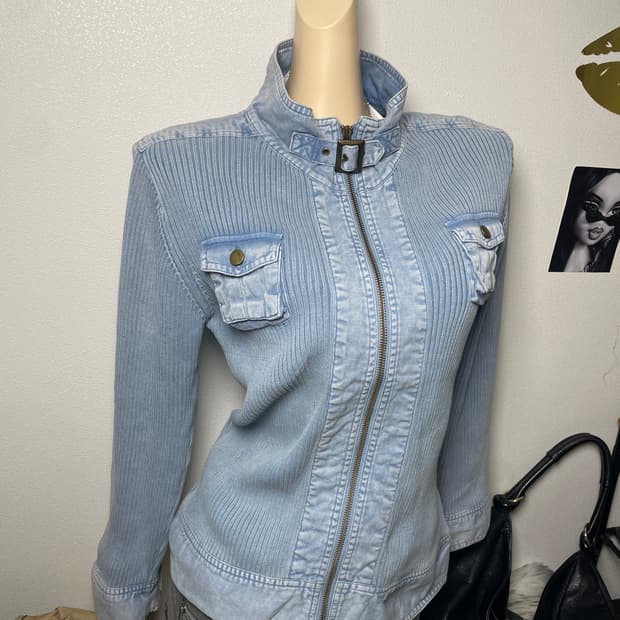 워싱 골지 버클 하이넥 집업