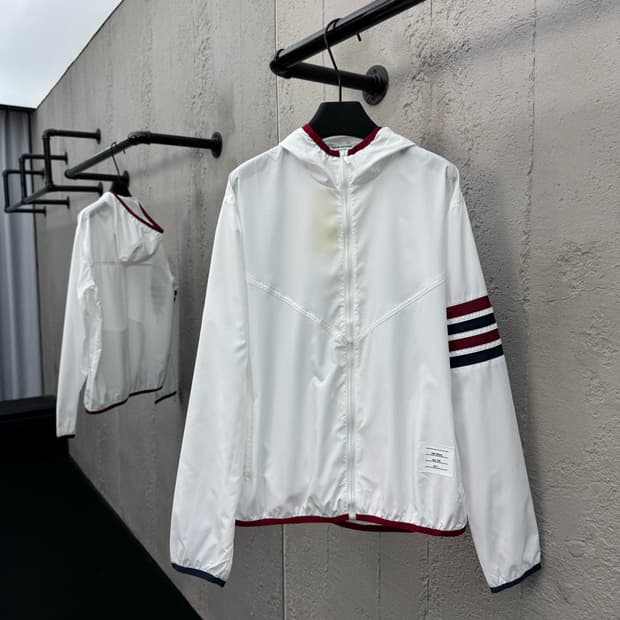 [톰브라;운] 새상품 / 바람막이 점퍼 / 2 (약 55~66 사이즈)