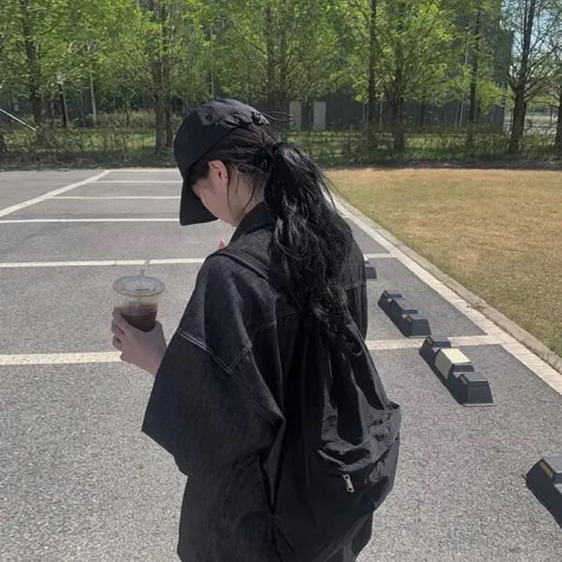 [애니원모어] 블랙 데님 생지 오버핏 반팔 셔츠
