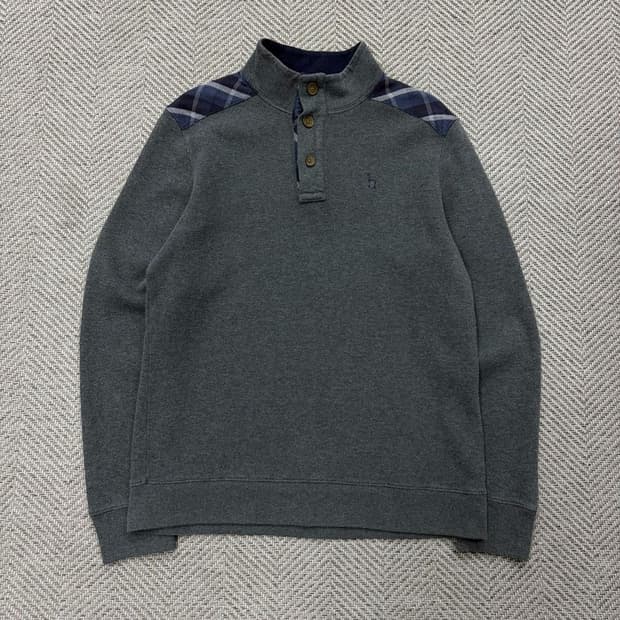 헤지스 하프버튼 니트 v2870