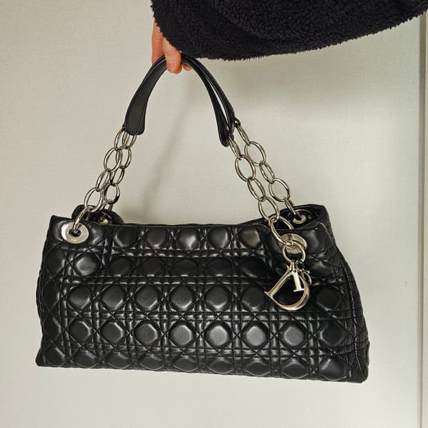 디올 레이디 퀼팅 까나쥬 체인 토트백